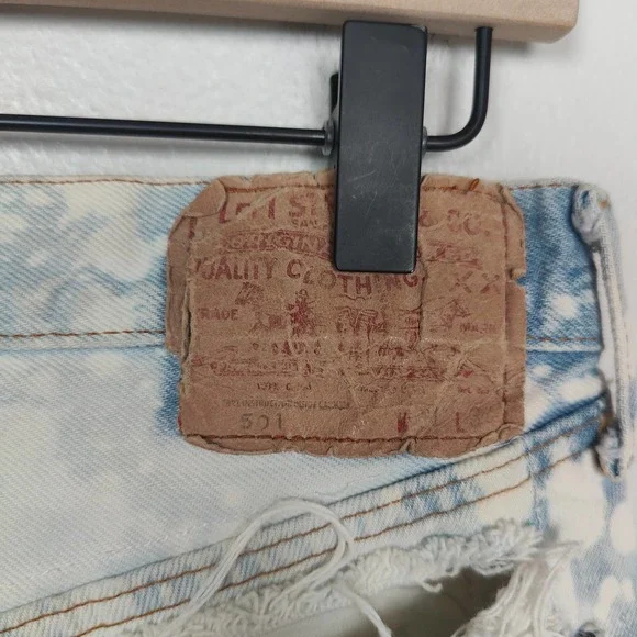 Vtg 70s Levi's Shorts Womens 28 501 Cut-Off Button Fly Bleach Wash Distressed - Picture 7 of 10